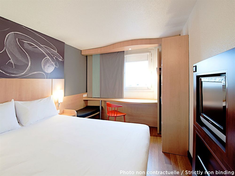 Ibis Vichy Exterior foto